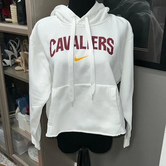 NWOT: NIKE CLEVELAND CAVALIERS HOODIE - Picture 1 of 3